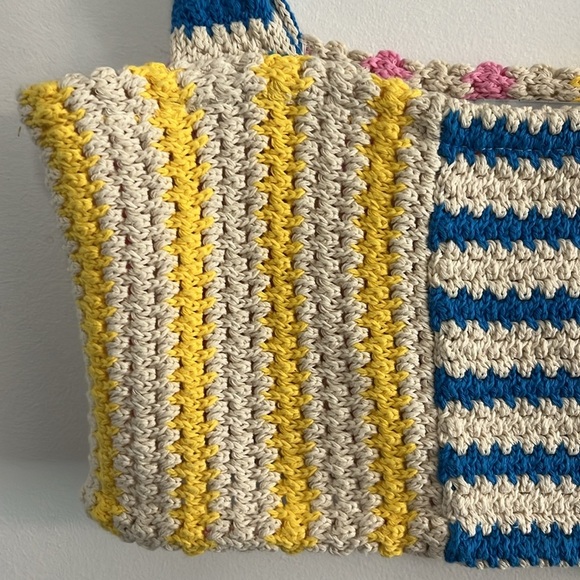 Zara Crochet Crop - Picture 2 of 4